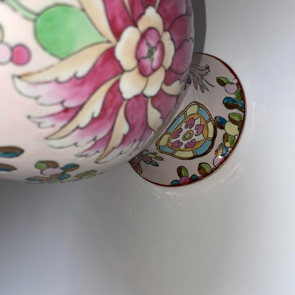 Vintage Chinese Floral Porcelain Vase 10.5" High Handpainted - Picture 8 of 10